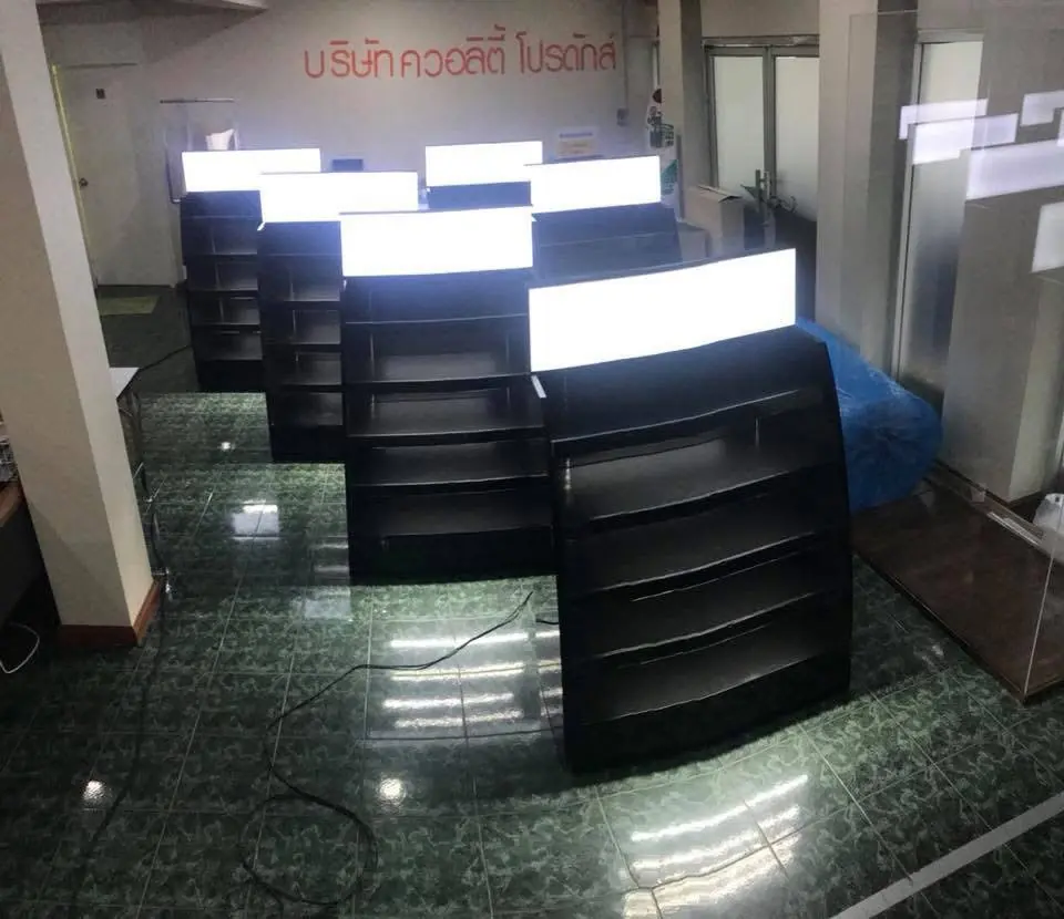 ดิสเพลย์อะคริลิคสีดำพร้อมป้ายไฟสำหรับจัดแสดงสินค้า